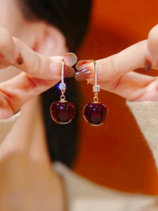 ต่างหูสีแดงลูกแพร์หรูหรา ต่างหูทรงสั้น ต่างหูรูปลูกแพร์สำหรับผู้หญิง ต่างหูรูปลูกแพร์สไตล์เกาหลี ต่างหูรูปลูกแพร์สุดเทรนด์