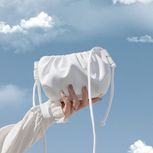 Small Bag 2023 New Arrival Spring/Summer Messenger Bag Trendy Female Easiest for Match Dumpling Cloud Bag Change Ruched Mini Phone Bag