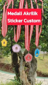 Medali Akrilik Custom Stiker Penghargaan Olimpiade Kelulusan Wisuda Pramuka Souvenir Hadiah