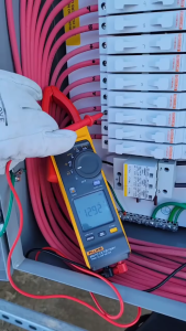 Fluke 393 FC Solar Clamp Meter CAT III 1500 V