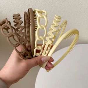 Future Market 4 pieces Simple Hair Band Classic Plastic Headbands Simple Style Hair Hoop Hair Accessory