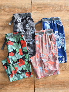 กางเกงขาสั้นผู้ชายทรงหลวมเอวกลางลำลองฤดูร้อน กางเกงขาสั้นผ้าโพลีเอสเตอร์แห้งเร็วสำหรับใส่ไปทำงานกลางแจ้งในช่วงวันหยุด