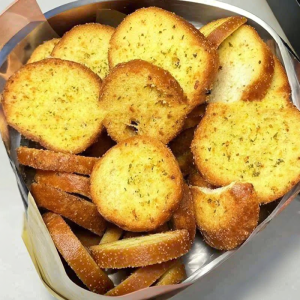 JINLANSI | Garlic Flavored Crispy Baguette Slices Snack