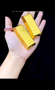 HỘP QUẸT BẬT LỬA THIẾT KẾ MÔ HÌNH THỎI VÀNG MAY MẮN -KIM LOẠI