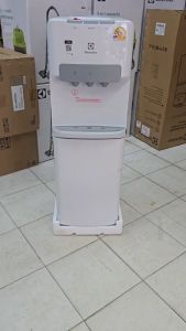 ตู้กดน้ำร้อนเย็นแบบตั้งพื้น ELECTROLUX รุ่น EDBMFSCWO แทนรุ่น EQACF01SXWT