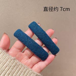 กิ๊บติดผมผ้าขนสัตว์แบบเรียบง่ายสำหรับผู้หญิง 2025 รุ่นใหม่สไตล์ย้อนยุคสุดหรูหรา สำหรับฤดูใบไม้ผลิ คลิปหน้าม้าข้างเดียว