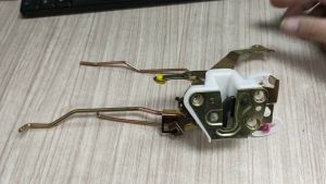 J08S08 DOOR INNER LOCK HINO DUTRO WU720 XZU720 WU710 XZU710 XZC730 LORRY TRUCK AKSESORI