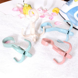 ซิล็อกของไม้แขวนเสื้อตะขอหมุน 4 กรงเล็บสำหรับผู้ชายและผู้หญิง ที่ทำให้แขวนเข็มขัดผ้าพันคอที่ยึด สำหรับตู้เสื้อผ้า