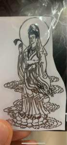 Tem nổi dán hình Phật mạ bạc hàng nhập Thái Lan chất lượng cao dành trang trí cho tất cả các loại xe hoặc dán sau ốp lưng điện thoại ngang 4cm cao 6cm tem nổi màu sắc rất đẹp và bền giá bán cực tốt bán lẻ như bán sỉ