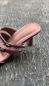 Sandal Heel Wanita Terbaru: Tips Memilih & Menggunakannya