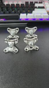 Giá đỡ góc bằng kim loại giúp tăng độ bền chắc