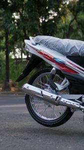 STRIPING STICKER LIS LES POLET yamaha jupiter z  2005  hitam putih stiker list body motor standar berkualitas termurah Mahkota Stiker