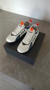 LEANNEL รองเท้าผู้ชายใหม่ รองเท้าลำลอง รองเท้าผ้าใบกีฬาทันสมัย ​​รองเท้าขี้เกียจของผู้ชาย