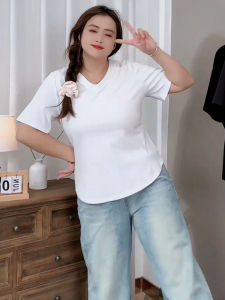 เสื้อยืดคอกลมแขนสั้นสีดำไซส์ใหญ่สำหรับผู้หญิงในช่วงฤดูร้อน เสื้อเชิ้ตทรงหลวมๆ ปกปิดเนื้อผ้า ทรงเข้ารูป เสื้อชั้นใน