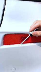 Bút xóa vết xước dăm xe ô tô bút sơn che mờ vết sướt sơn xe máy xe hơi đỏ trắng đen xám sơn vết trầy xe