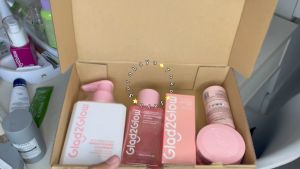 🩷 JAYA 🩷 GLAD2GLOW 4in1 Bundle 4pcs Skincare Paket Cleanser Toner Serum Moisturizer 1 Flek Hitam G2G Menghilangkan dan Produk Cuci Muka Menjaga Skincare Barrier