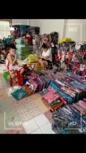 ชุดเซทเสื้อกางเกงขาสั้นใส่สบายผ้า 3 ตัว ลายดอกหลายสี คุณเลือกที่จะสั่ง