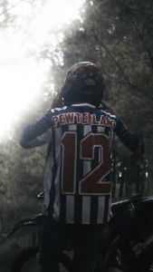 Pewterland Jersey Oversize Vintage Retro Baju Olahraga Pria dan Wanita