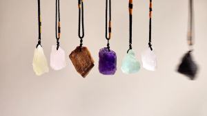JD Natural Crystal Amethyst Raw Stone Pendant Clavicle Necklace Women Men Reiki Healing Adjustable Rope Chain Lucky Necklace