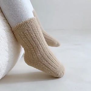 Vớ Lông Cừu Dày Dặn Màu Sắc Xinh Xắn Cho Bé