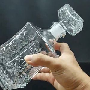 Bình Thủy Tinh Đựng Rượu 750ml cao cấp mẫu vuông vát eo - Vỏ Chai Thủy Tinh Đựng Rượu - Chai Đựng Rượu - Bình Đựng Rượu trong suốt (B3)