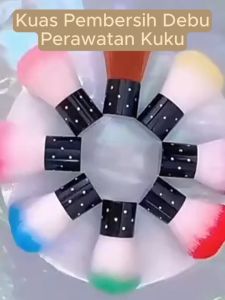 Alat Manikur untuk Nail Art: Two Tone Dust Brush & Aksesoris Manikur Berkualitas