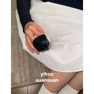 เคสโทรศัพท์มือถือแบบดูดซับแม่เหล็กสไตล์เรโทรโรแมนติกลายจุดสีดำดอกกุหลาบสร้างสรรค์สำหรับ iPhone 17 pro Max