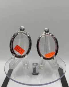 No.(261 หนา/บาง) ตลับพระ กรอบพระสแตนเลสลายไทย ล็อกเก็ต เหรียญวงรี/เนื้อว่าน ขนาดวงใน 3.0*3.7 ซม. ขนาดที่ใส่สวย 2.6*3.3 ซม หรือขนาดพระที่ใกล้เคียง