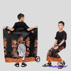 Sarung Batik Motif Astronot/Sarung Kang Santri/Sarung Pria Dewasa Gunungan Wayang/Sarung Wajada