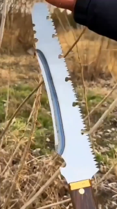 จัดส่งจากประเทศไทย เลื่อยสวน/มีดพร้า 2 หน้า 76ซม. ใช้สับ ตัด เลื่อย ได้คมมาก น้ำหนักเบา เสริมความแข็งแรง ทนทาน กลางแจ้ง