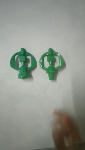 Béc Tưới Cây Phun Mưa XANH LÁ Xoay 360 Độ Chân Ren 21 Bán Kính Tưới Rộng 5m