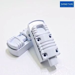 Sangthaifitting อุปกรณ์ในตู้เสื้อผ้า D011 กลอนตู้หนาพลาสติก