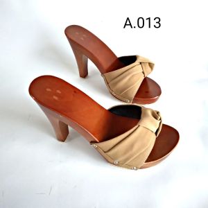 Kelom Polos Hak Sambung 9 Cm Tali Muka Sanggul