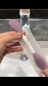 【Random Color】Double Head Mask Brush Soft Silicone Massage Cleaning multifunction beauty tool