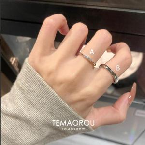 แหวนวงกลมเงินไททาเนียมสองชิ้นสำหรับผู้หญิง แหวนนิ้วชี้สำหรับเดินทางไปทำงานทุกวัน แหวนนิ้วชี้สุดหรูหรา แหวนเงินไททาเนียม