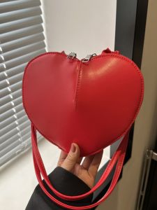 Fashion Best-Selling Special-Interest Design Bag Women 2024 New Arrival Popular Hot-Selling Product Crossbody Mini Heart-Shaped Bag Underarm Bag
