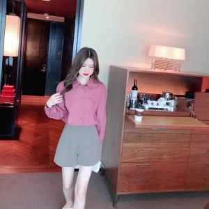 AMMIN 2024 Early Autumn New Fashion Corrugated Edge Metal Buckle Single-Breasted Cameo Red Long Sleeve Shirt Womens Korean Style Lapel Chic Stitching Elegant Blouse