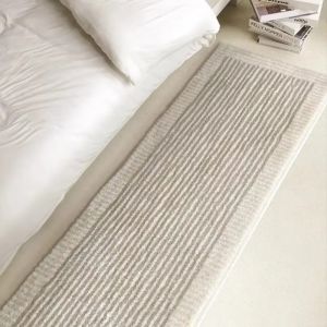 VIKAMA Nordic Striped Carpet Bedside Anti Slip Soft Ins Home Carpet Simple Modern Long Carpet Home Decoration