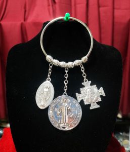 St. Benedict Miraculous Medals Doorchimes Hunger for Protection Against Evil with Pouch for All season Gifts