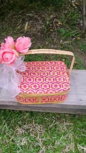 กล่องไม้ไผ่ กล่องไม้ไผ่สาน ลายดอกพิกุล หูหิ้ว ขนาด 8"x10"x3" นิ้ว (สีชมพูขาว) ปิ่นโตสาน ปิ่นโตไม้ไผ่ ปิ่นโตลายดอกพิกุล