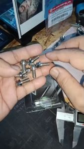 ชุดน็อตเลสครอบเครื่อง เวฟครีม / ชุดน็อตสแตนเลส ครอบเครื่อง รุ่น WAVE/DREAM คุรุสภา/100/125 (หัวสนาม C1 ราคาต่อ 3ชิ้น) งานเฮงสกรู