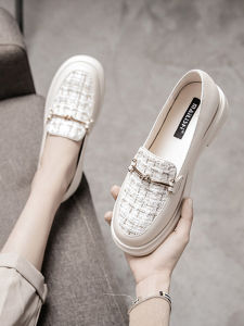 Hong Kong Style Early Autumn 2024 New British Style Loafers All-Matching Chunky Heel Leather Metal Buckle Flats Small Leather Shoes for Women