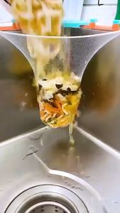 Cute Octopus  Adjustable Multi-functional Triangle Food Waste Filter Net Drainage Sink Strainer Kitchen Rack