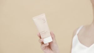 numbuzin No.3 Porcelain Base-skip Tone Up Beige SPF50+ PA++++ (50ml)  Powdery Finish Light Natural Coverage Tinted Beige Color