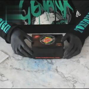 Balsem Tatto Natural: Krim Perbaikan Tatto Untuk Perawatan & Pemulihan Cepat\\n\\n Apa Itu Balsem Tatto Natural?\\n\\nBalsem Tatto Natural adalah krim perbaikan tato yang dirancang untuk membantu pemulihan cepat dan memaksimalkan efektivitas perawatan tato. Dengan bahan-bahan alami seperti lidah buaya, minyak argan, minyak almond manis, vitamin C dan A, serta gliserin, krim ini aman digunakan pada kulit Anda dan tidak beracun atau berbahaya.\\n\\n Komposisi Bahan Alami Untuk Perawatan Tatto\\n\\nKrim perbaikan tato ini mengandung bahan-bahan alami yang dapat membantu mencegah bekas luka, memperbaiki kulit yang rusak, dan meningkatkan warna yang jelas dari tato. Lidah buaya, minyak argan, minyak almond manis, vitamin C dan A, serta gliserin merupakan komponen utama yang membantu dalam proses pemulihan.\\n\\n Manfaat Balsem Tatto Natural Untuk Pemulihan Cepat\\n\\nDengan menggunakan Balsem Tatto Natural, Anda dapat mempercepat proses pemulihan tato, mencegah tato memudar, dan melindungi kulit tato dengan lapisan pelindung alami. Krim ini juga membantu memulihkan kesehatan kulit, efektif untuk tato dan aplikasi lainnya.\\n\\n Cara Menggunakan Krim Perbaikan Tatto\\n\\nSetelah tato dan riasan permanen, silakan gunakan krim perbaikan tato selama 3 hari. Tutupi luka secara merata dengan kapas tiga sampai lima kali sehari. Oleskan krim secara merata pada kulit tato hingga kulit sembuh dan berfungsi sebagai lapisan pelindung.\\n\\n Langkah-Langkah Penggunaan Untuk Mencegah Bekas Luka\\n\\n1. Setelah tato, oleskan krim perbaikan tato pada area tato.\n2. Tutupi luka dengan kapas tiga sampai lima kali sehari.\n3. Lanjutkan penggunaan selama 3 hari untuk mencegah bekas luka dan memperbaiki kulit yang rusak.\\n\\n Tips Untuk Memaksimalkan Efektivitas Krim Perbaikan Tatto\\n\\nUntuk memaksimalkan efektivitas krim perbaikan tato, pastikan Anda mengikuti langkah-langkah penggunaan dengan benar. Gunakan krim perbaikan tato setiap hari selama 3 hari setelah tato dan riasan permanen. Jangan menggosok tato atau area yang baru ditato.\\n\\n Keunggulan Salep Tatto Aftercare\\n\\nBalsem Tatto Natural memiliki beberapa keunggulan dibandingkan produk perawatan tato lainnya. Dengan bahan-bahan alami, krim ini dapat memperbaiki kulit yang rusak dan meningkatkan warna tato. Selain itu, krim ini juga melindungi kulit tato dengan lapisan pelindung alami.\\n\\n Dapat Memperbaiki Kulit Yang Rusak & Meningkatkan Warna Tato\\n\\nBalsem Tatto Natural dapat membantu memperbaiki kulit yang rusak akibat proses tato dan meningkatkan warna tato. Bahan-bahan alami dalam krim ini membantu mencegah bekas luka dan memperbaiki kulit yang rusak.\\n\\n Lindungi Kulit Tato Dengan Lapisan Pelindung Alami\\n\\nKrim perbaikan tato ini melindungi kulit tato dengan lapisan pelindung alami. Dengan menggunakan krim ini, Anda dapat melindungi kulit tato dari paparan sinar matahari, kering, dan iritasi.\\n\\n Informasi Produk & Spesifikasi\\n\\nBerikut adalah informasi produk dan spesifikasi Balsem Tatto Natural:\\n\\n Ukuran, Berat, & Umur Simpan Produk\\n\\nUkuran produk: 4.7*4.7*1.7cm\\nIsi bersih: 15ml\\nBerat produk: Sekitar 30g\\nUmur simpan: 3 tahun\\n\\n Peringatan Penggunaan Untuk Kesehatan Anda\\n\\nJika Anda merasa tidak enak badan, segera hentikan penggunaannya. Jangan gunakan krim ini jika Anda memiliki alergi terhadap bahan-bahan dalam krim.\\n\\nDengan menggunakan Balsem Tatto Natural, Anda dapat mempercepat proses pemulihan tato, mencegah tato memudar, dan melindungi kulit tato dengan lapisan pelindung alami. Pastikan Anda mengikuti langkah-langkah penggunaan dengan benar dan memperhatikan peringatan penggunaan untuk kesehatan Anda.\"\n}