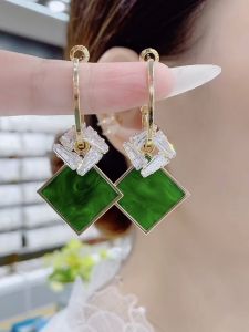 Elegant Green Rhombus Earrings Female 2022 New Arrival Tide Elegant Fancy Accessible Luxury Black Geometric Earrings Silver Needle