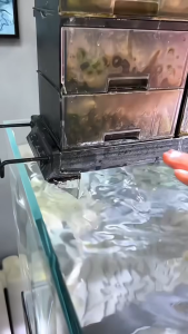 máy bơm chìm loại 8W hút cặn đáy bể cá.