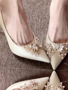 Champagne Color Crystal Butterfly Knot High Heels Wedding Shoes Elegant Fashionable Womens Shoes for Bridal Dresses