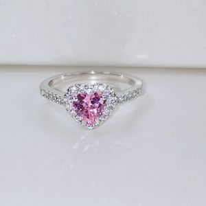 925 Silver Plated 18K White Gold Pink High Carbon Diamond Ring 3EX Cut Work Womens Heart Shaped Engagement Ring Fashion Jewelry