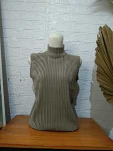 Tanktop Rajut Kerah Tinggi: Pilihan Tepat untuk Musim Dingin